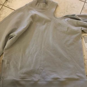 NWT Asymetric LULULEMON Cut out crew! RARE cute 🥰